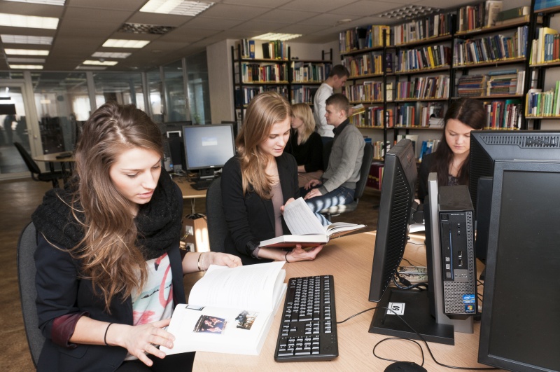 65d4c0b137__Biblioteka.jpg